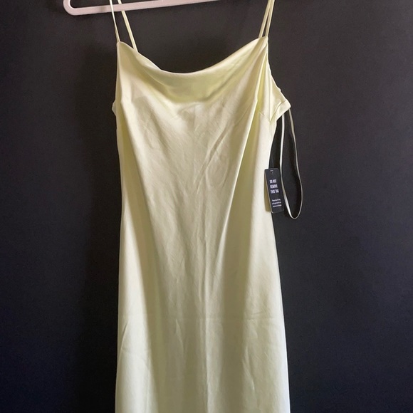 Express Pale Yellow Maxi Dress - Picture 5 of 5